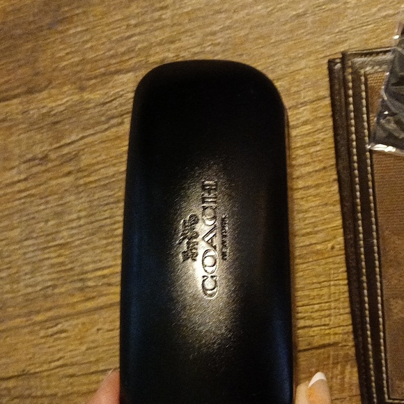 Coach vintage rose frames with case and cleaning cloth /ck book cover 🤎 - Picture 2 of 11